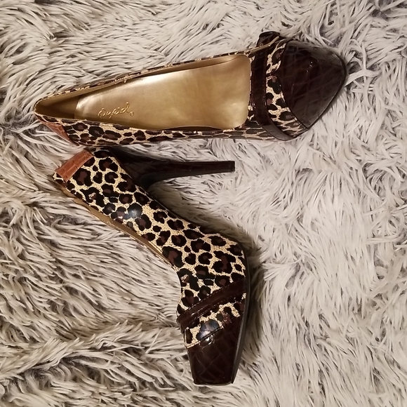 Qupid Leopard Print Platform Stilettos - Picture 7 of 9